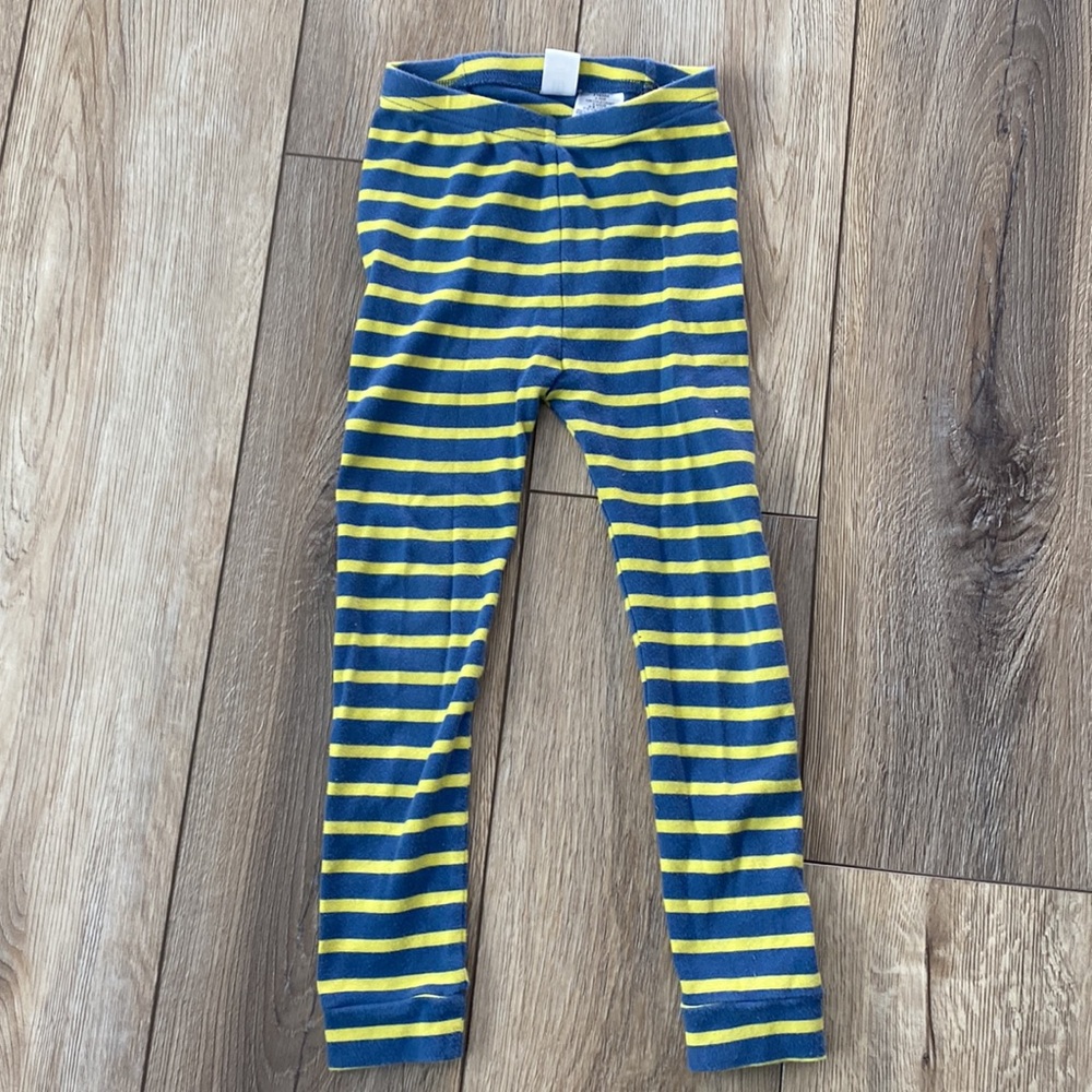 Pajama bundle size 5T - Picture 5 of 5